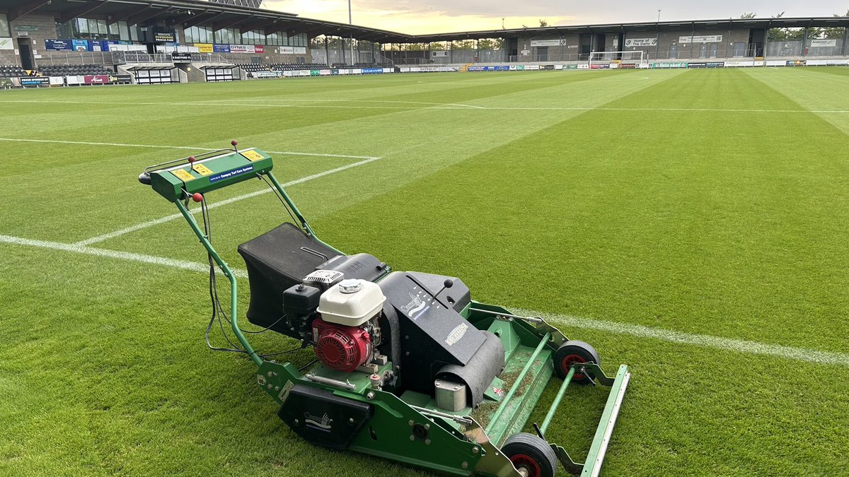 Since <a href="/ianajordan/">Jordans</a> has invested in a few <a href="/DennisMowers/">Dennis Mowers</a> Pro34Rs clean ups after games have been 10x better 💪👏#Jordans