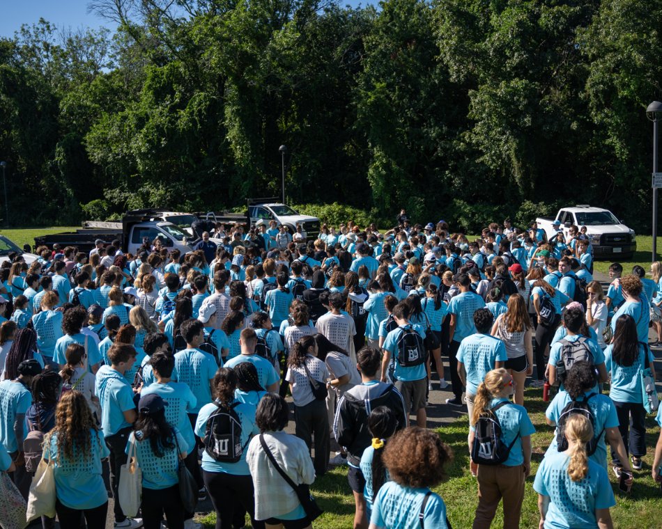 BUQuestrom's tweet photo. Photographs by FYSOP Program Manager Sebastiaan Bak (Questrom'25) - This past weekend the First Year Outreach Program clean up at Pope John Paul II Park was a success! #BUFYSOP #Questrom https://t.co/w1g9oKemqk