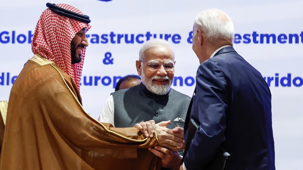 Biggest takeaways of #G20BharatSummit 

1)Showcasing of Bharat's glorious culture & heritage : Nataraj , Konark & Nalanda backdrops
2)#DelhiDeclaration with full consensus
3)African Union becoming newest member of G20
4)India-Middle East-Europe Economic Corridor
5)Saudi Crown…