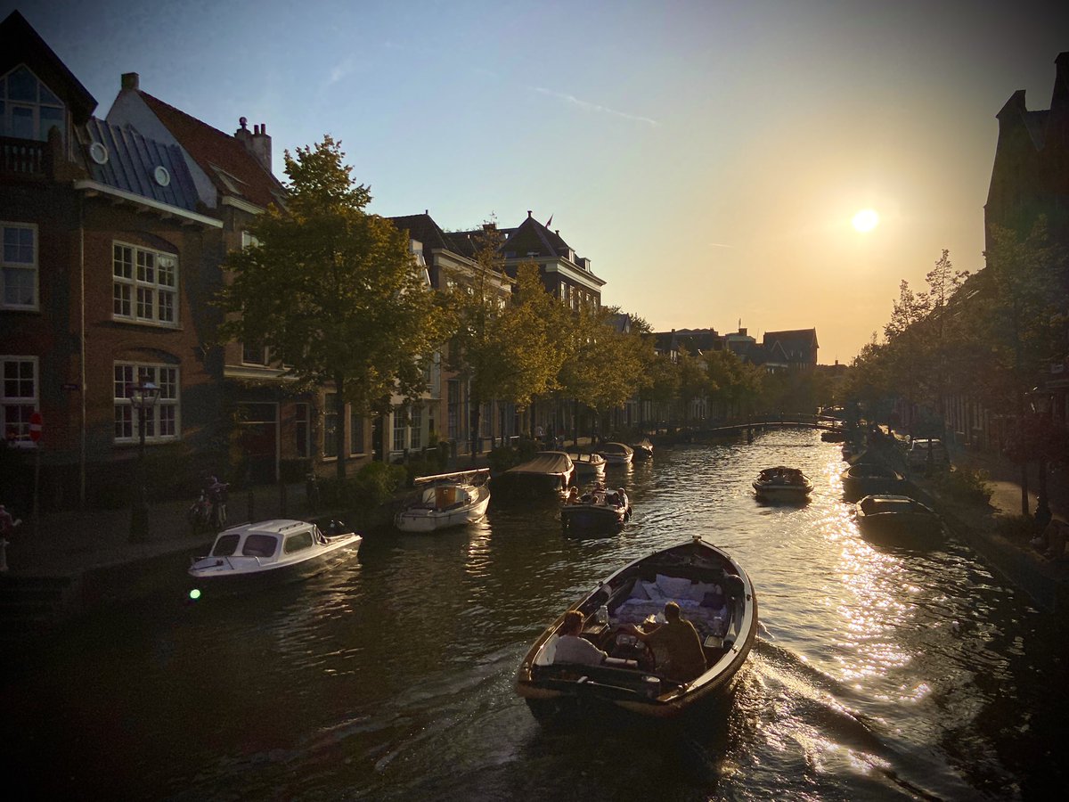 BintheNL's tweet photo. Late summer canal cruising. #Leiden #zomer #stilltoohot https://t.co/UuGRrltCet