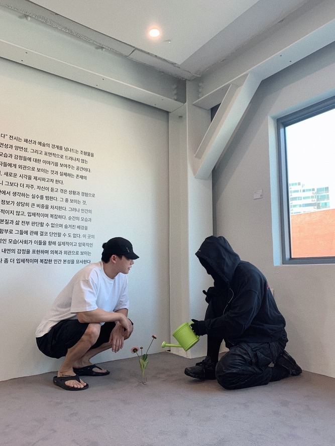 monstaxbr's tweet photo. ☕️| 230910 • [WONHO]

Hing (ruído fofo e mal-humorado)
Dia da Árvore

via. @/WONHO_GLOBAL https://t.co/9QL98L5gE6