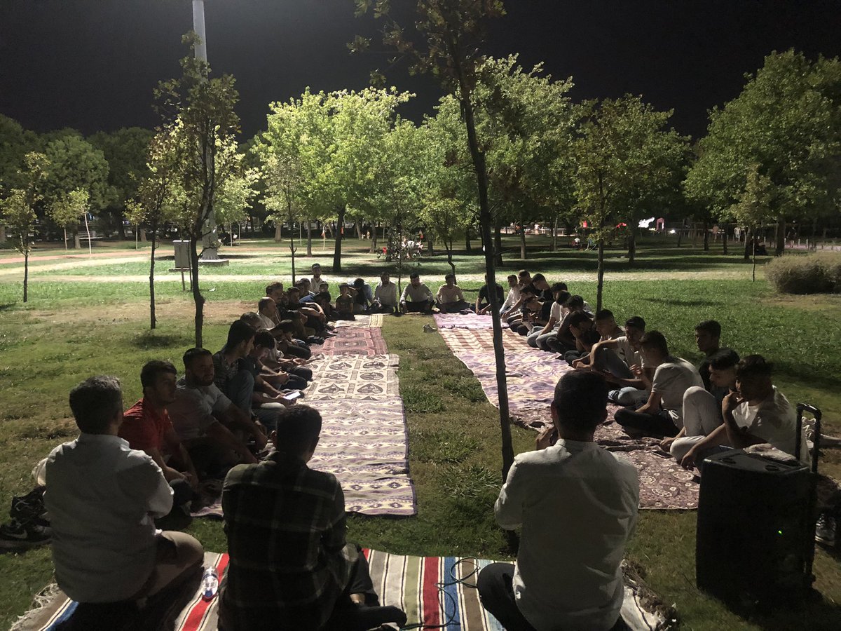Hamdulah_ER's tweet photo. İzmir ��l Gençlik Kolları Başkanlığımızın Aşık Veysel Rekreasyon Alanında düzenlediği etkinliğe katıldık.

Hep birlikte parklarda umudu yeşerteceğiz, zamana ve mekana rengimizi vereceğiz.

#ParklardaUmuduYeşertiyoruz https://t.co/T8Tt54iSLT