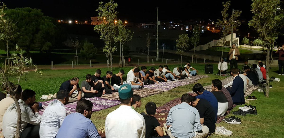 Hamdulah_ER's tweet photo. İzmir ��l Gençlik Kolları Başkanlığımızın Aşık Veysel Rekreasyon Alanında düzenlediği etkinliğe katıldık.

Hep birlikte parklarda umudu yeşerteceğiz, zamana ve mekana rengimizi vereceğiz.

#ParklardaUmuduYeşertiyoruz https://t.co/T8Tt54iSLT