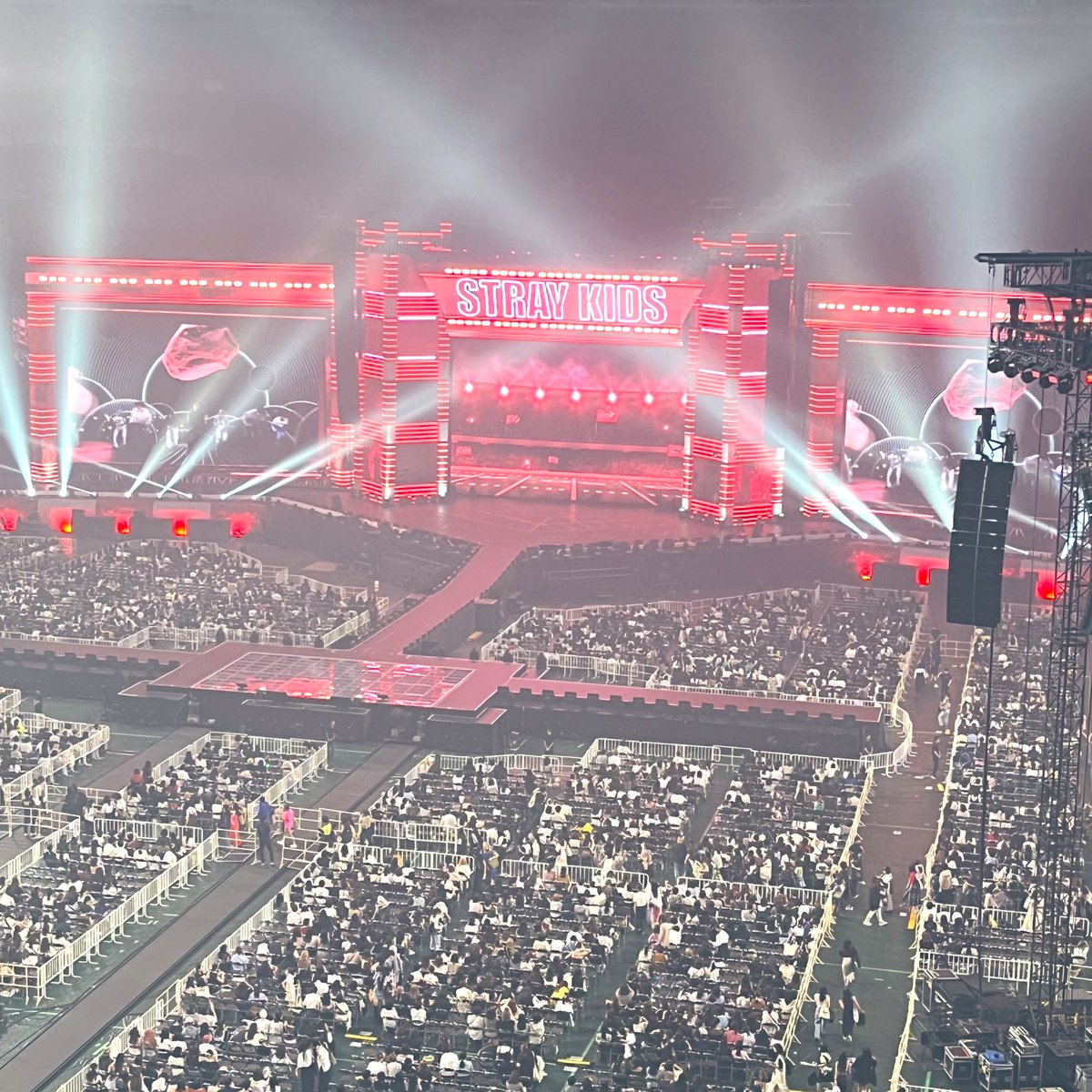 h_____music's tweet photo. 初のスキズライブが最高すぎた… https://t.co/LT0eLSb5XI