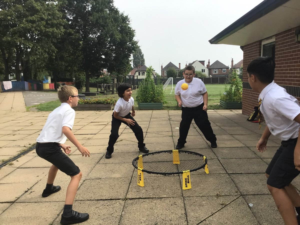 Carter_Y6's tweet photo. Some of our Year 6 pupils enjoyed the challenge of learning how to set up and play a new sport - Spikeball.  They are looking forward to their next challenge…coaching the rest of the year group. @parkdalecarlton @TransformTrust https://t.co/sNTS4p9UpU