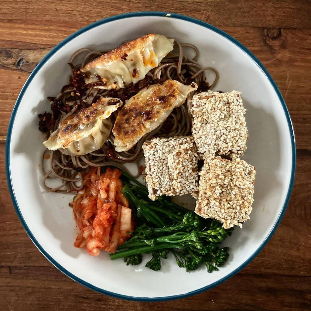 johncyril's tweet photo. Dumplings following lessons @daddybao https://t.co/TWrIhLemhP https://t.co/7Mu1kBgL0H