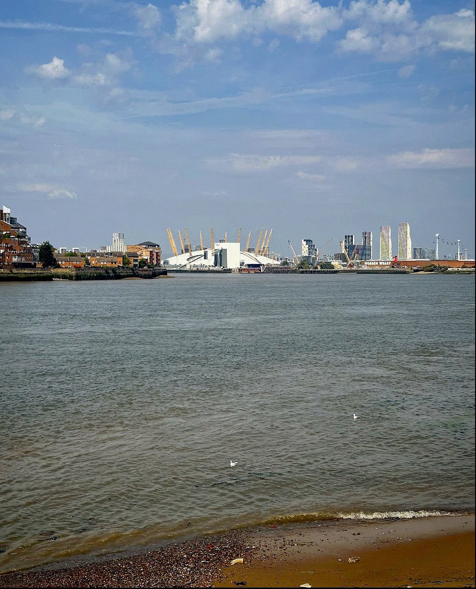 mews_views's tweet photo. A nice little walk by the river- Photography by Kelly Mew 📸
#londonviews #viewsoflondon #cityscape #cityscapephotography #comewalkwithme #riverthames #thethames #greenwich #visitgreenwich #london #londonphotography #londonphoto #photography #photographer #picoftheday https://t.co/TyJsOICzUf
