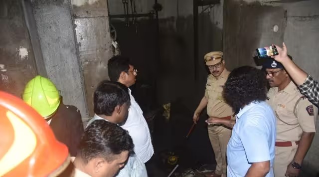 Maharashtra: ठाणे में 40 मंजिला इमारत की लिफ्ट गिरने से छह मजदूरों की दर्दनाक मौत
Six workers killed as #LiftCollapses in high-rise in #Maharashtra's #Thane
vijayupadhyay.com/2023/09/10/six…