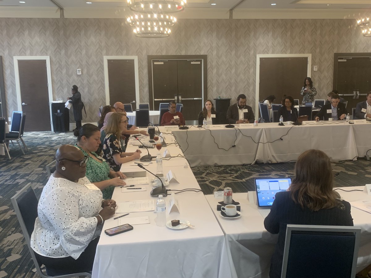 Hunt_Institute's tweet photo. Following a welcome from our very own @AllisonGoffNC, Fellows have the opportunity to share reflections from the second meeting and opportunities they’ve had to act on information they learned. #HSPFellows #HSPF https://t.co/zag47REfDw