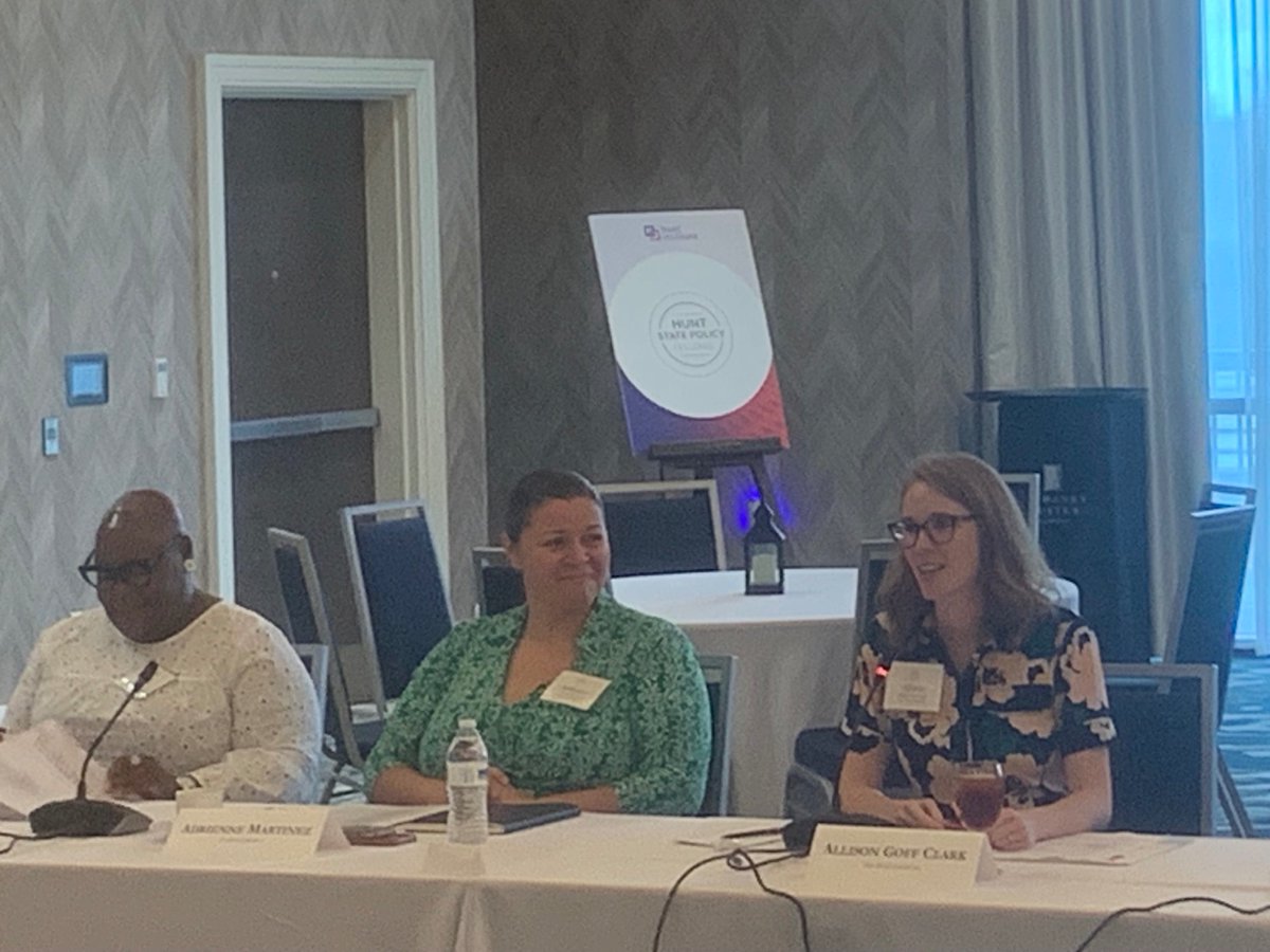 Hunt_Institute's tweet photo. Following a welcome from our very own @AllisonGoffNC, Fellows have the opportunity to share reflections from the second meeting and opportunities they’ve had to act on information they learned. #HSPFellows #HSPF https://t.co/zag47REfDw