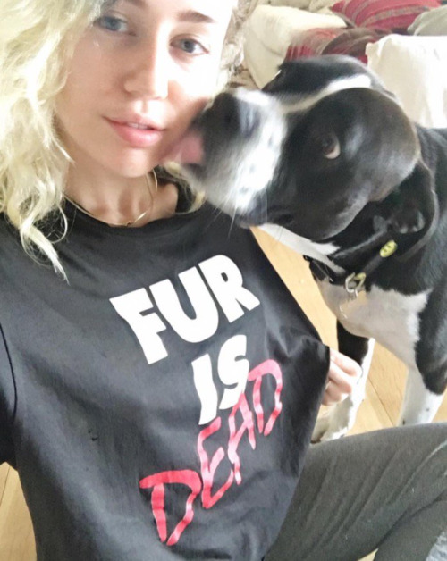 veganfuture's tweet photo. 'Fur is Dead' - Miley Cyrus https://t.co/LaqLx10EFs