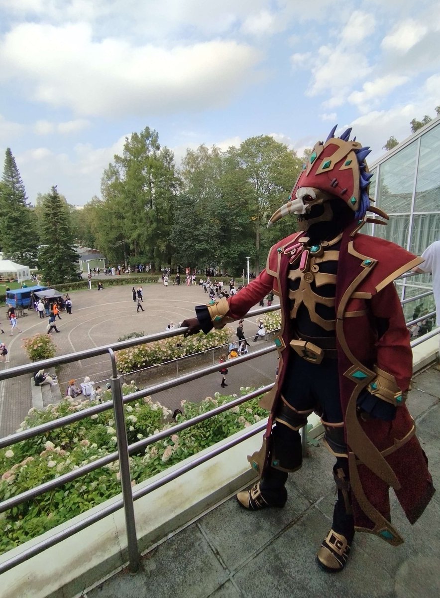 Captain Briggsy found herself at Tracon this weekend! 
But still no cure for the curse…

#tracon #seaofthieves