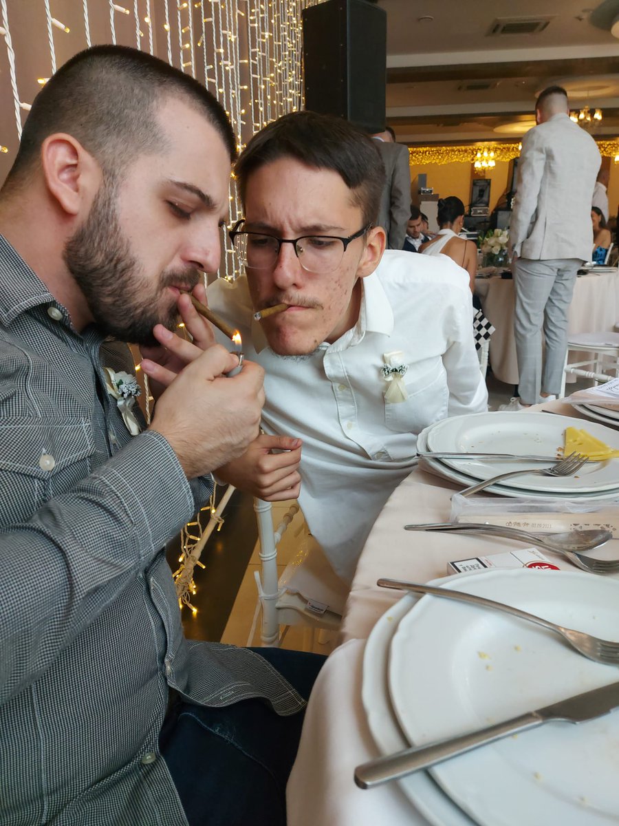 leeeeeenji tweet media