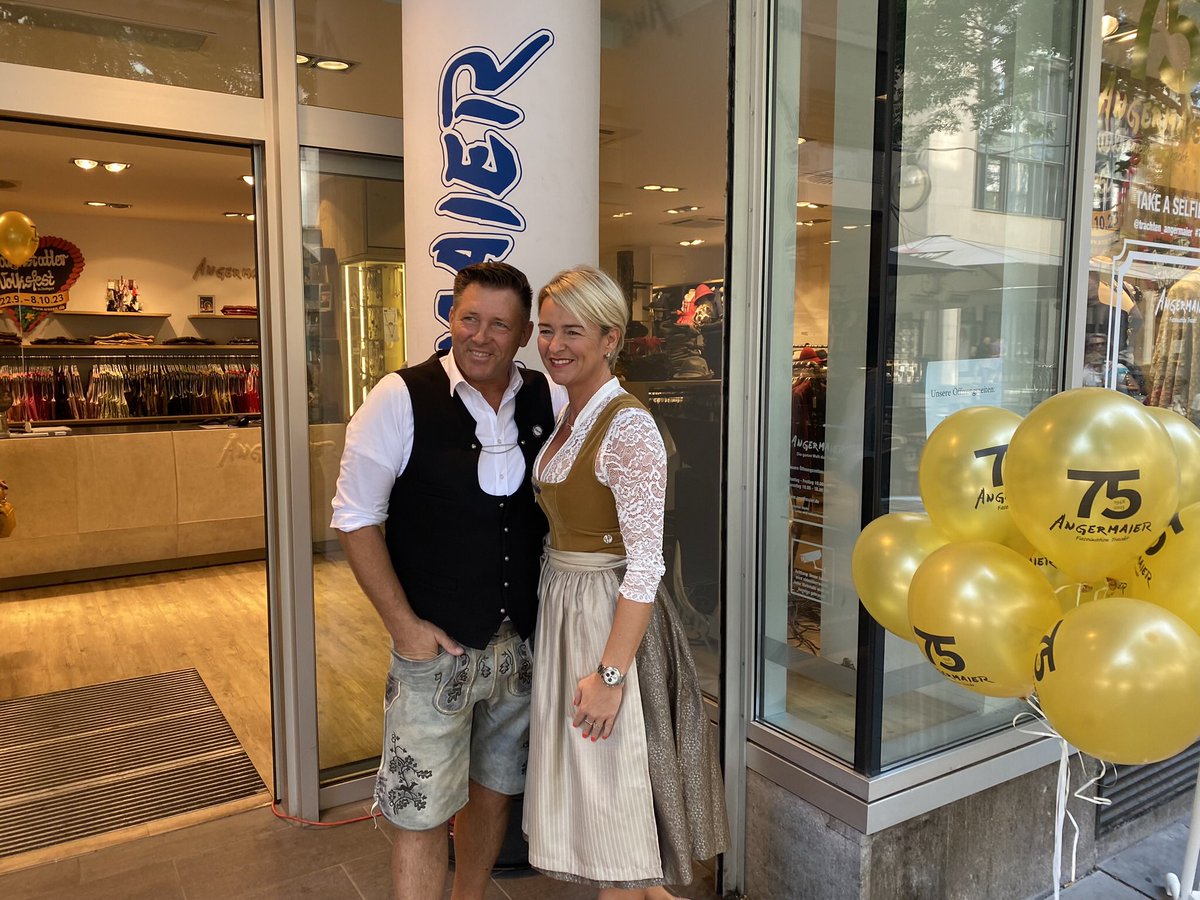 StuttgartInside's tweet photo. Wasen Pre View 🍻 - Angermaier Stuttgart Eberhardstrasse 🍻#angermaier #wasen2023 #stuttgartinsideapp https://t.co/hGedBo4suQ