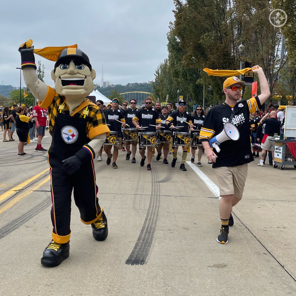 SteelersUnite's tweet photo. Gameday hype 🗣️ @PGHSteeline 

#SteelersNation | #HereWeGo https://t.co/Q9j1S7Ylpk