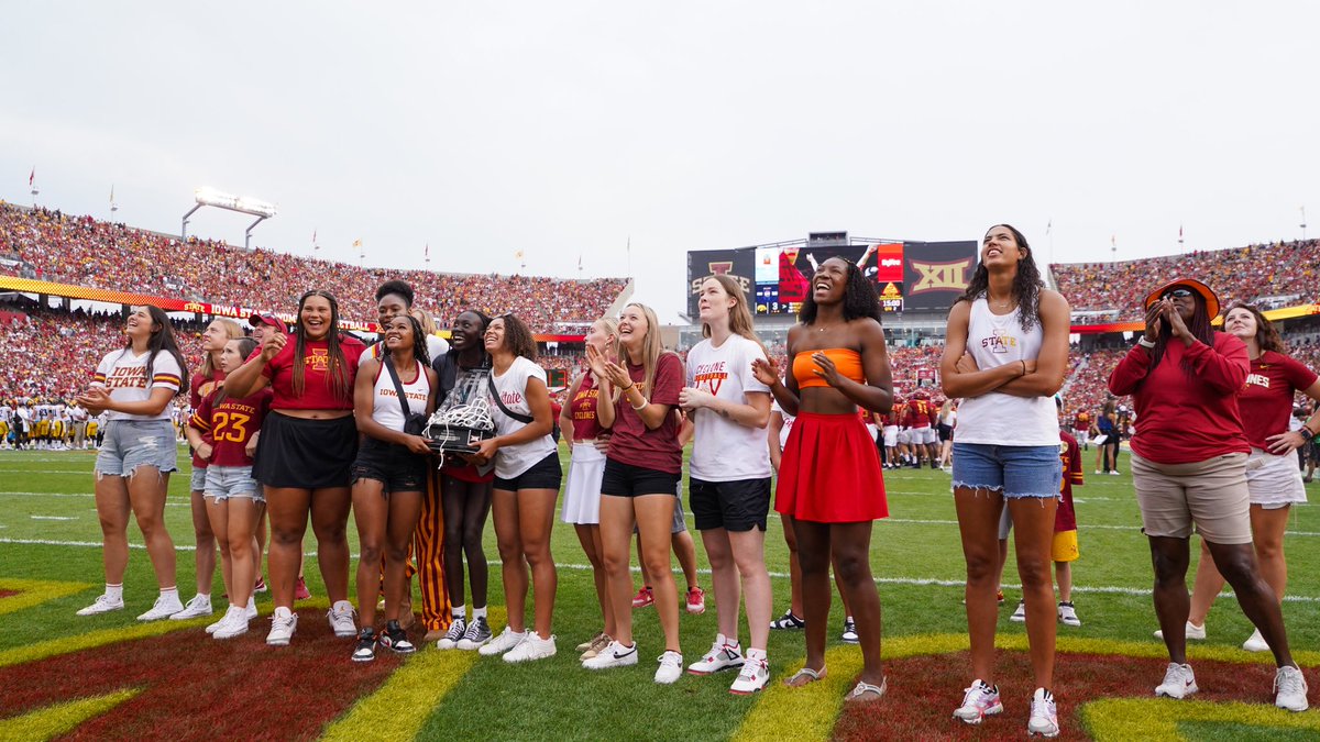 CycloneWBB tweet picture