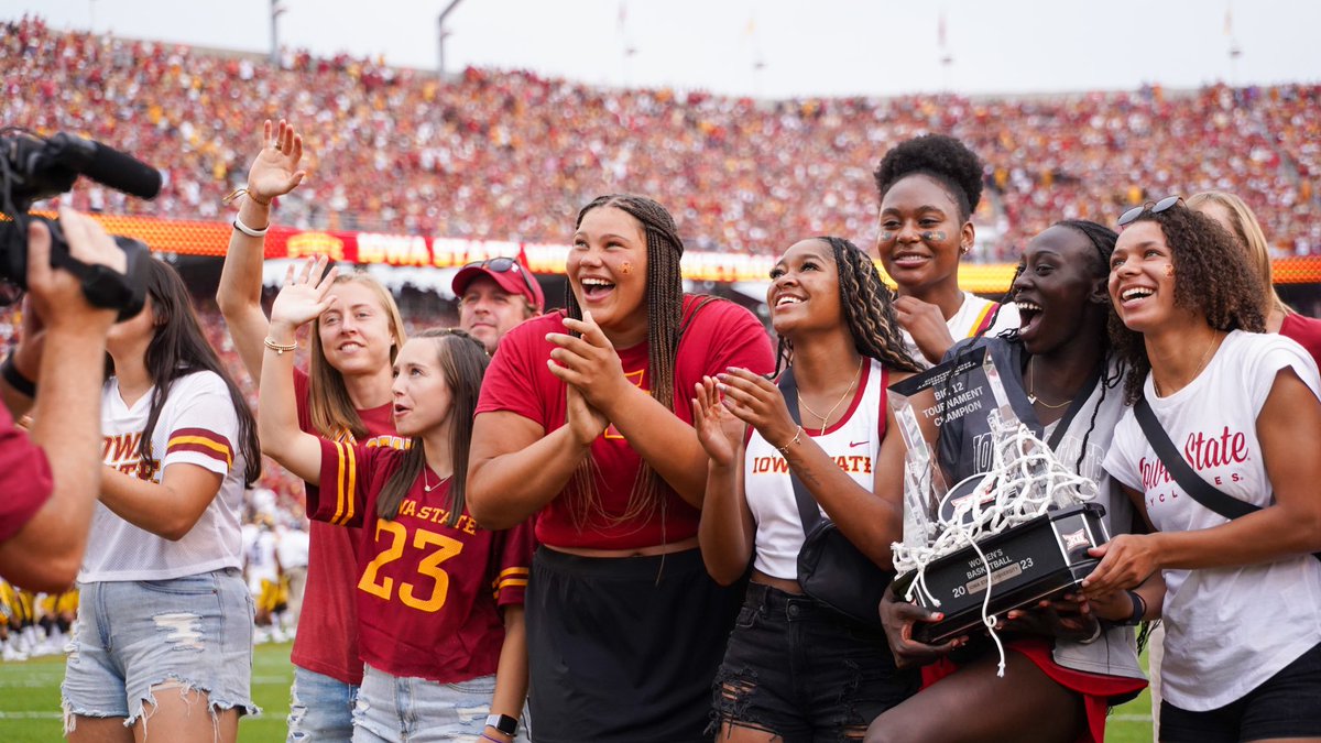 CycloneWBB tweet picture