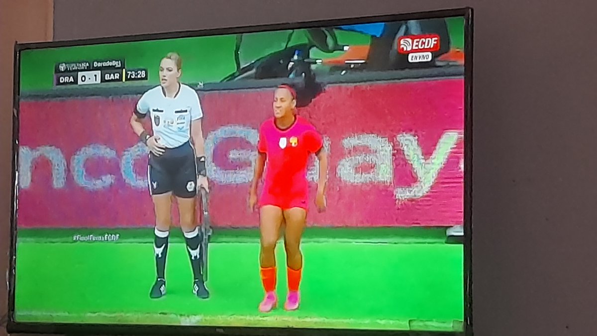 elenagioco's tweet photo. @ElCanalDFutbol @SuperLigaFEF @DoradoBetE @DragonasIDV @BSCFemenino_ Participando #finalfemxECDF @ELC https://t.co/EUCZEwOIly