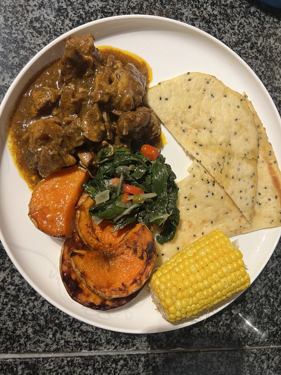 pthlela's tweet image. Nywe Nywe Nywe …Sundays are for ….🫣🤪❤️😂

…whatever makes your heart ❤️ sing 🎶…and for me food is one of those things 🥰😋😋 #SundayKos #SeveralColours #FoodIsALoveLanguage 

Today’s meal 🥰 😋#Lamb #naanbread #Spinach #Butternut #SweetCorn   #LiveAndLetLive #HappySunday