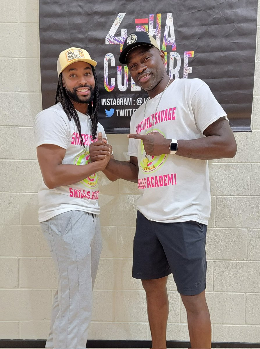 🏀 #CGHRMedia @sinsavage20 #SincerelySavageSkillsAcademy 🚨 ELITE TRAINERS 🚨 2 OF THE BEST ON THE 🌎 @pitts_academy (GA) & @SuperDez22 (TN) Have worked with some of the #Best Scholastic & Collegiate Basketball players on the planet.... #CarolinaGirlsHoopsReport