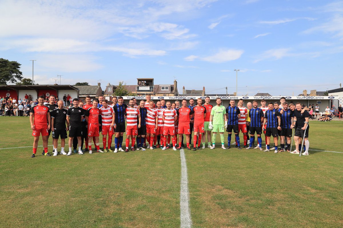 Stuartroseburgh's tweet image. Felt good to be back at new dundas for a great mate and Bonnyrigg legend well done @JonnyStewart90 🌹❤️