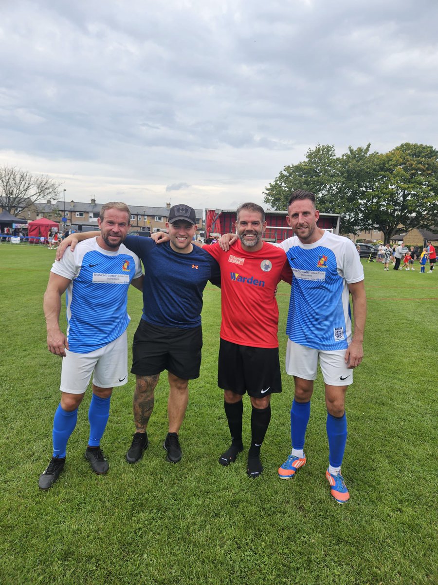 tony_smalley's tweet photo. What a day! Not everyday you play against the north end gaffer and other legends. Superb turn out, well done to all involved. β½οΈππππΌ #AllforRio @ribchesterfc @TommySpurr5 https://t.co/ZbZ5ddCO3M