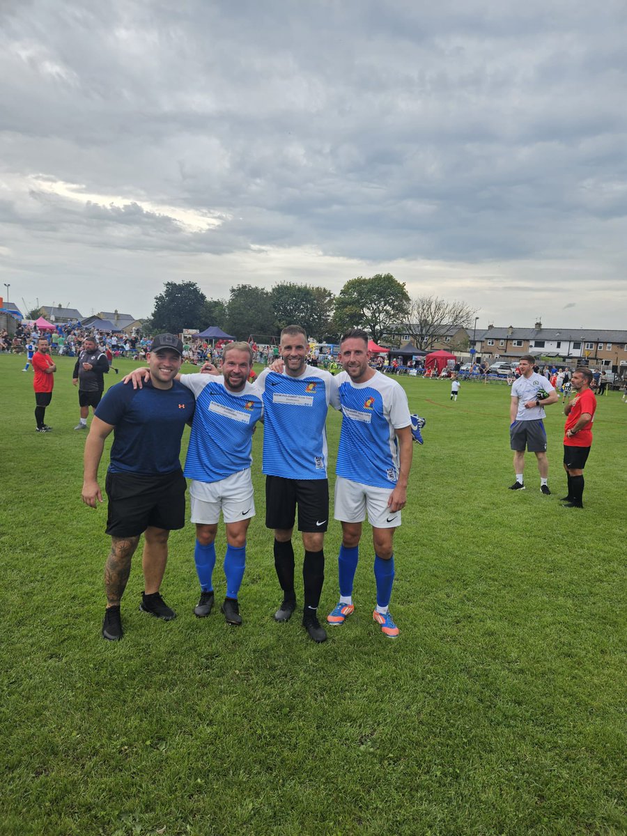 tony_smalley's tweet photo. What a day! Not everyday you play against the north end gaffer and other legends. Superb turn out, well done to all involved. β½οΈππππΌ #AllforRio @ribchesterfc @TommySpurr5 https://t.co/ZbZ5ddCO3M