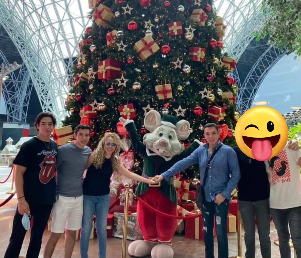 #NACIONAL 🔴| Identifican en redes sociales a los padres de los mirreyes que golpearon a un joven afuera de la estrella de #Puebla en #Angelopolis. 

Son Brenda N. y José Miguel N.

Tengo información de que manejan una empresa de computadoras en Puebla, aun sin confirmar.