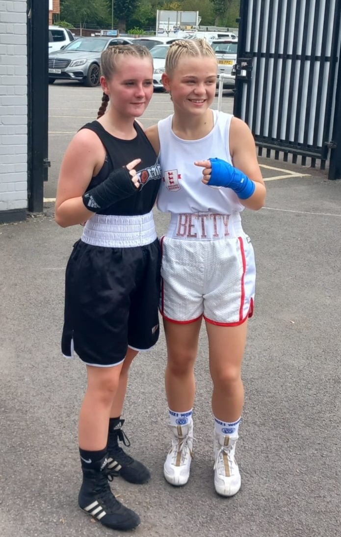 atomicabcboxing's tweet image. Outstanding skills bout from Elsie, now that bridge is complete, bring on the bouts 🥊💥🥊

Thank you @guildfordcityboxing great show today 🥊

@atomicboxingclub 
#boxing
#Englandboxing 
#thisgirlcanbox 
#AtomicBoxingClub