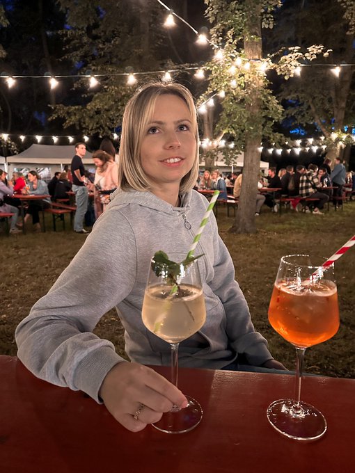 🥂🌃 Ich liebe es im Sommer Abends drau&szlig;en zu sitzen mit Lichtern. 😍 Den L&ouml;wen habe ich &uuml;brigens beim Dosenwerfen<a href="/tag/dj"class="tags"><span>#dj</span></a><a href="/tag/music"class="tags"><span>#music</span></a><a href="/tag/summer"class="tags"><span>#summer</span></a><a href="/tag/hot"class="tags"><span>#hot</span></a><a href="/tag/weekend"class="tags"><span>#weekend</span></a><a href="/tag/summernights"class="tags"><span>#summernights</span></a>