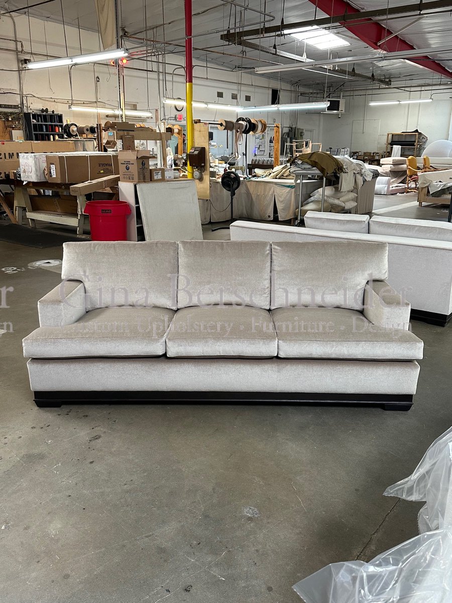 GBFurniture's tweet photo. Custom sofa upholstered in a Coraggio silk mohair. #ginaberschneider #customfurnituremaker #customfurnituredesign #customupholstery #interiordesign #interiordesigner #decorator #interiordecorator #furnituredesigner #losangelesinteriordesigner #ladesigner #ladesign #interiors https://t.co/r8a1bJfctg