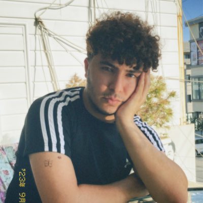 HelloiamRewan's tweet photo. #NewProfilePic #کورد https://t.co/EZzVB6A1OS