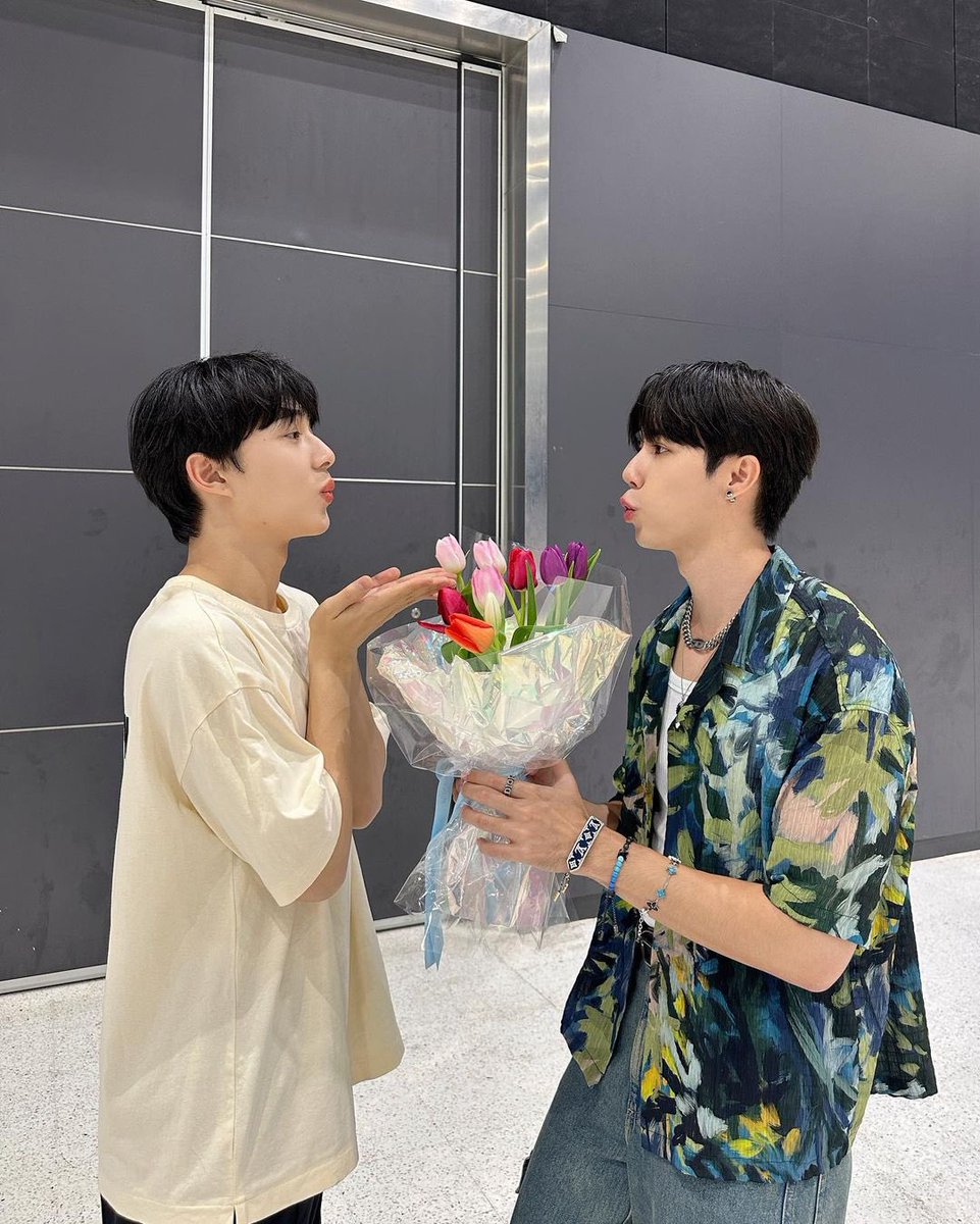 APruk01's tweet photo. Felíz vida al precioso de Zee, por más cumpleaños juntos @zee_pruk &amp; @CwrNew
#ZeePrukBirthdayCountdown #ZeePruk #ZeeNunew https://t.co/t5jhW7j80V