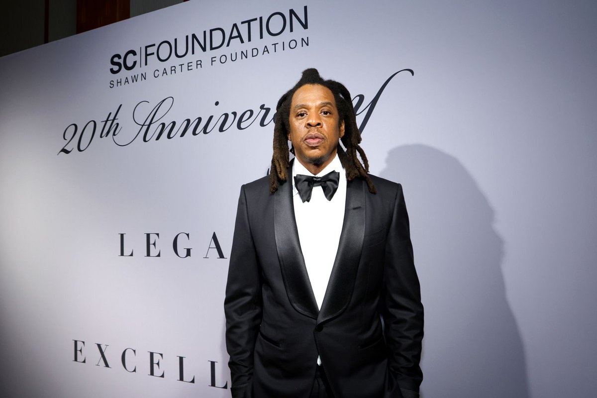 CurtisBashar's tweet photo. Jay Z: 

- dated Beyonce when he was 37 and she was 19
- made 2 albums with R kelly when everyone knew how much of a sick guy he was!
- backstabbed Dame Dash
- Ruined DMX career
- Illuminati member
- Ki!!ed Pimp C cuz he had a sextape between Jay and Beyonce

Hollywood puppet https://t.co/2TiNKDN8Lh