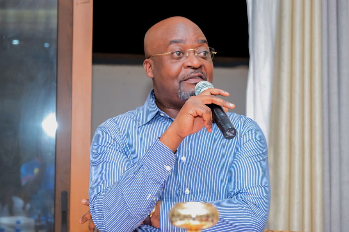 KANYSSYNERGIE's tweet photo. L'honorable sénateur Michel Kanyimbu nouveau patron du cercle sportif Manika de Kolwezi . L'homme fort invite les uns et les autres à l'unité pour redorer le blason. https://t.co/WMcV1zSzga
