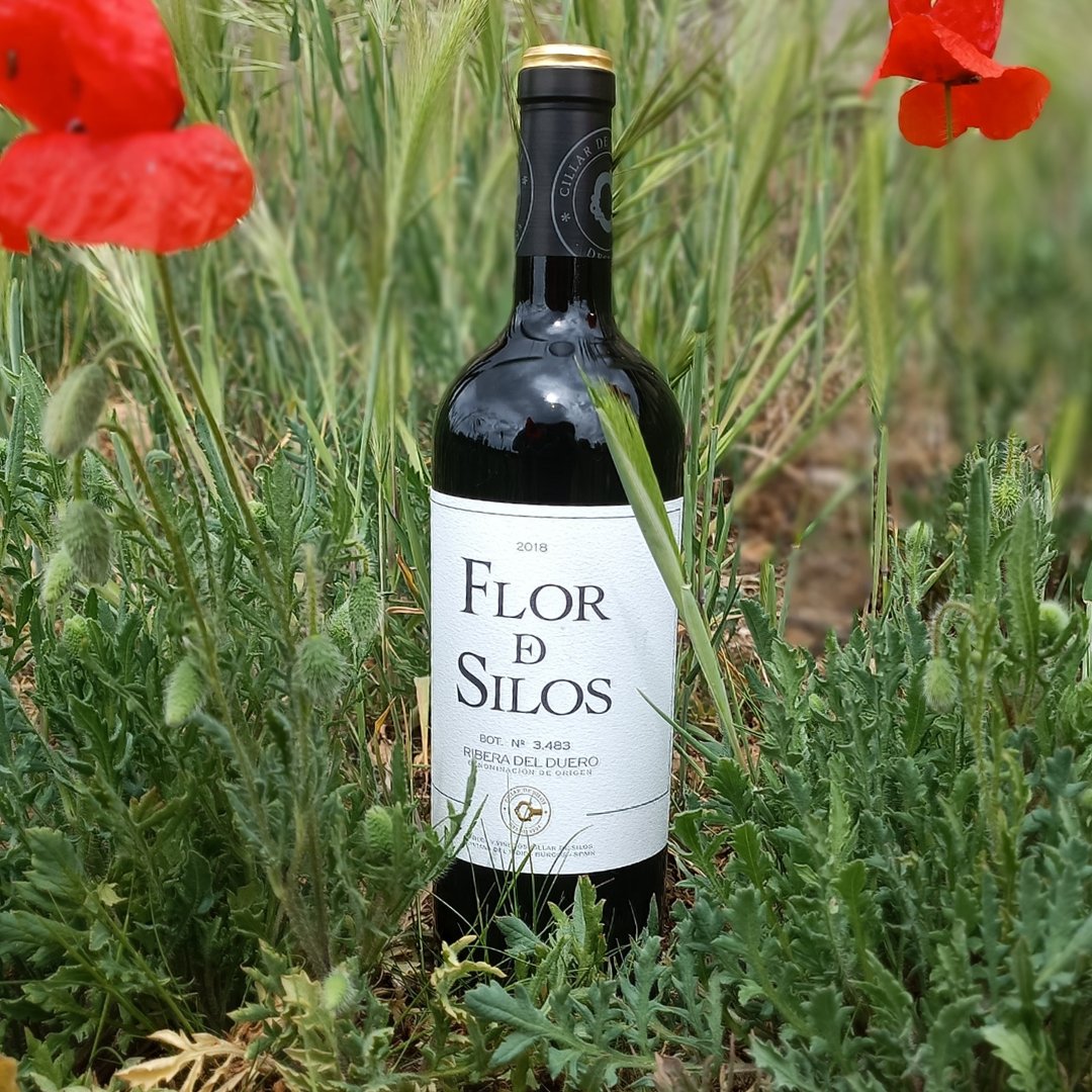 🍷 Un vino muy especial, elaborado con una selección manual de uva tinta fina de cepas casi centenarias y con crianza de 14 a 18 meses en barrica de roble francés. 🌐Del corazón de la Ribera de Duero directamente a tu casa: cillardesilos.es #CillardeSilos  #flordesilos