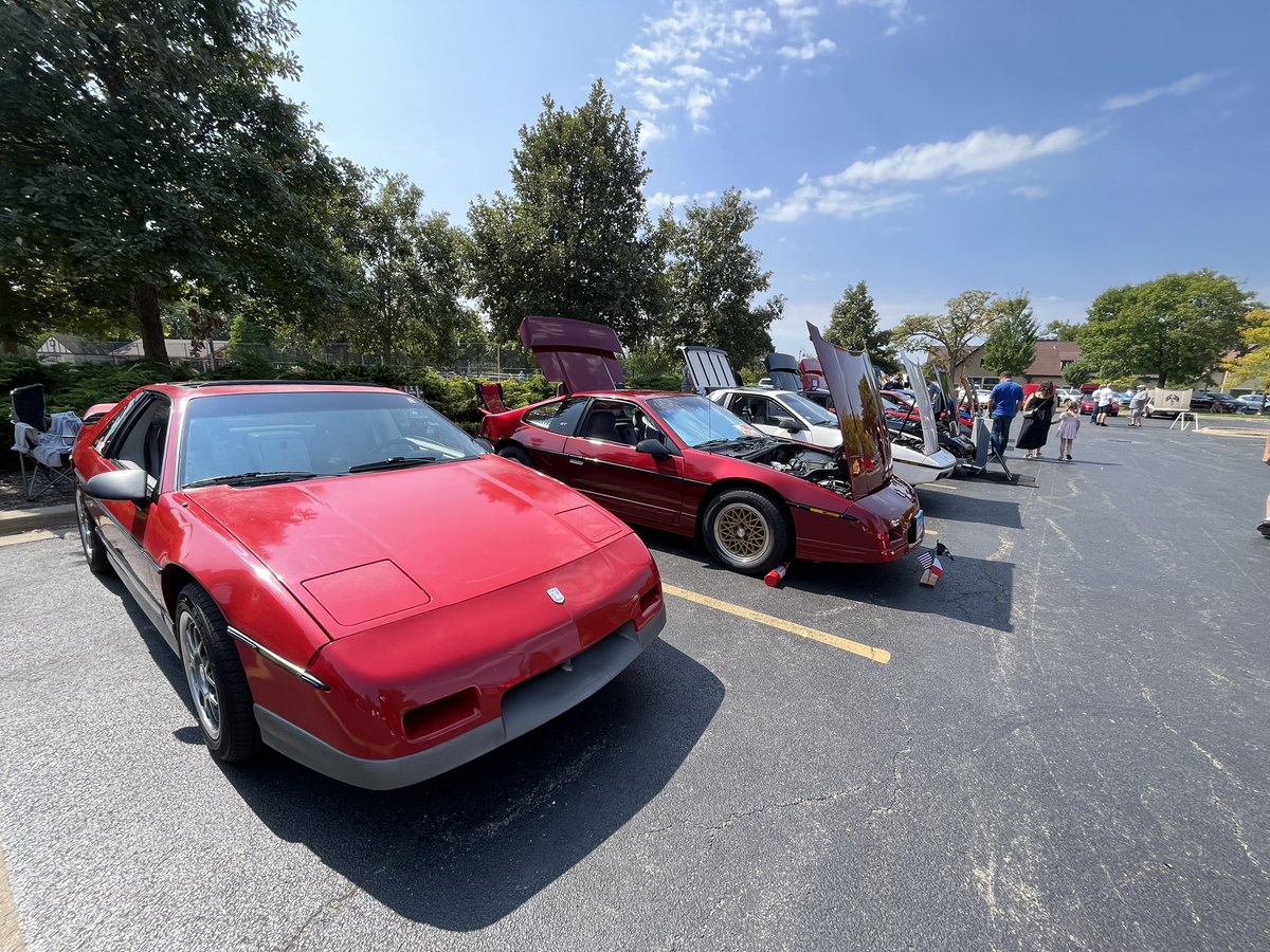 FanaticsFiero's tweet photo. Just a beautiful day in St. Charles, Illinois
#Fierorama2023
#FieroFanatics
#Fiero #Pontiac https://t.co/zr019Sd4E0