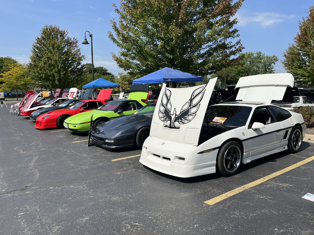 FanaticsFiero's tweet photo. Just a beautiful day in St. Charles, Illinois
#Fierorama2023
#FieroFanatics
#Fiero #Pontiac https://t.co/zr019Sd4E0