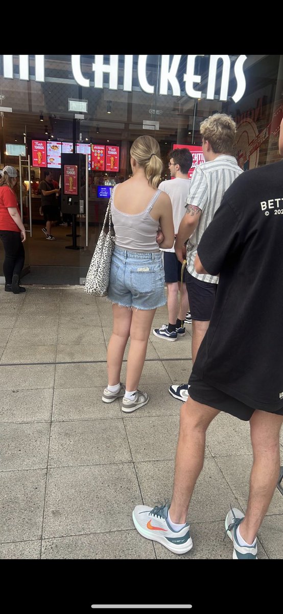 barrystapleton's tweet photo. @slimchickens making people cue outside - because kitchen is busy / restaurant is empty!!! Stopping people ordering food from those self order machines absolute madness!!! Bury St Edmunds #rubbish https://t.co/uiNGUDAloO