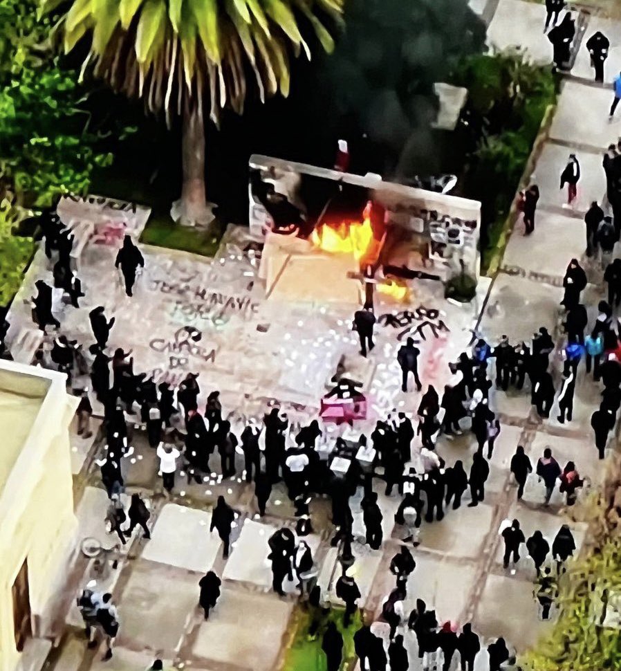 Javier Macaya tweet media