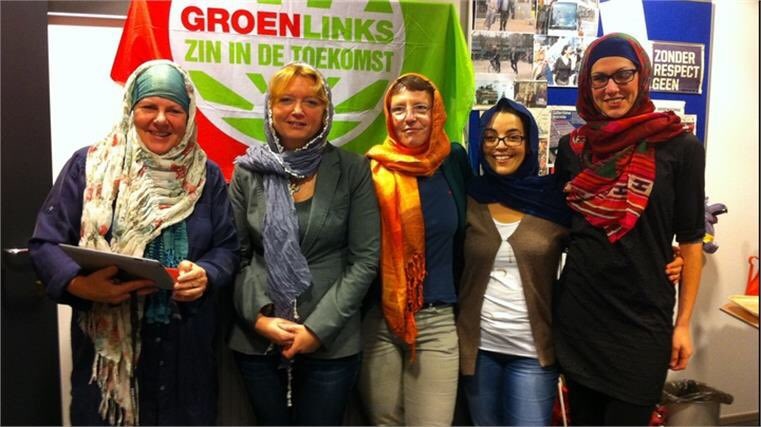mathilde_lala's tweet photo. @MashadiArash Nee, #woke mag gewoon keihard discrimineren en hun eigen afkomst verloochenen.

In WOII heette dat ook wel #landverraders
Met pek en veren dient dat volk door de straten gesleept te worden! https://t.co/ewr3Hm40Mu