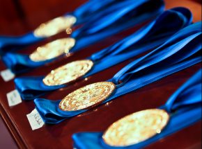 Art in Embassies (@artinembassies) on Twitter photo Congratulations to all State Department 2023 Medal of Arts recipients👏 — Tony Abeyta, Sheila Hicks, <a href="/TheRobertPruitt/">Robert Pruitt</a>, Suling Wang, & @hankwthomas.
We celebrate their artistry and applaud their voice that strengthen our cultural heritage!
#AIE60years #democracyis Congratulations to all State Department 2023 Medal of Arts recipients👏 — Tony Abeyta, Sheila Hicks, <a href="/TheRobertPruitt/">Robert Pruitt</a>, Suling Wang, & @hankwthomas.
We celebrate their artistry and applaud their voice that strengthen our cultural heritage!
#AIE60years #democracyis