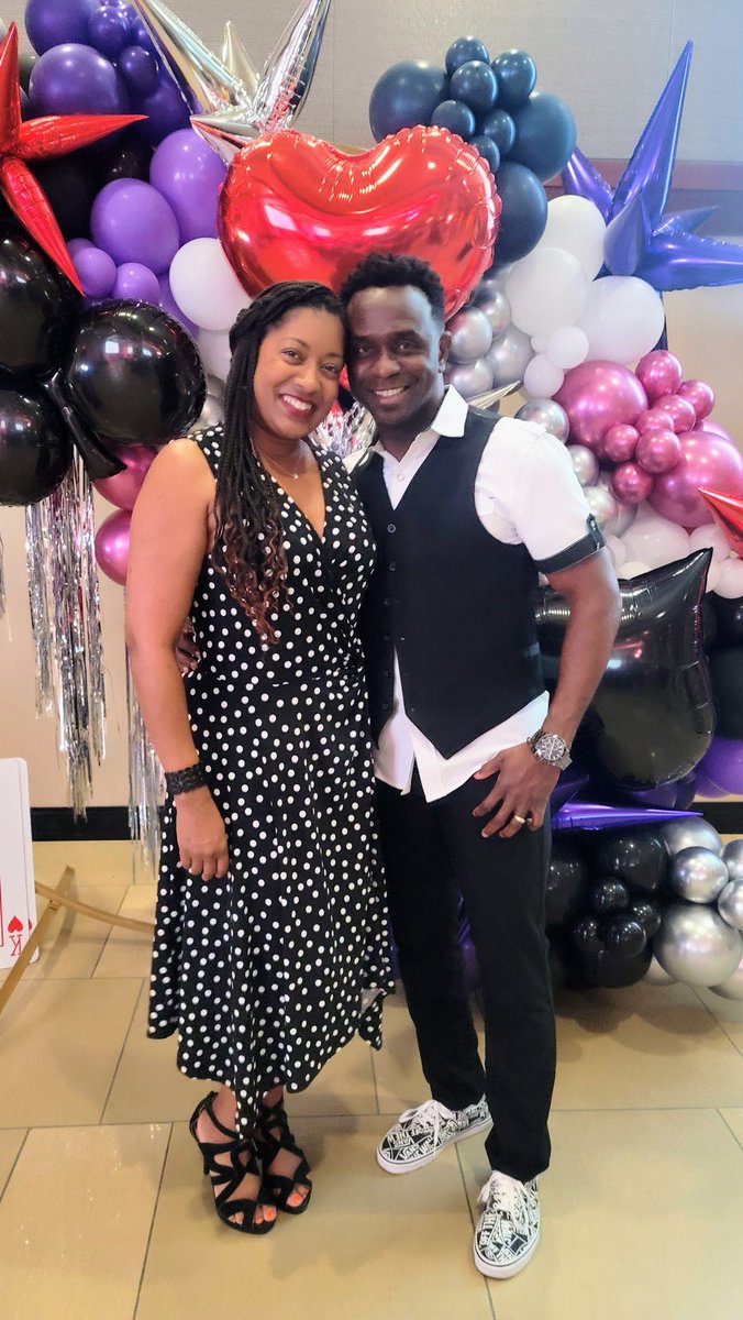 IamJubba's tweet photo. #TheQueen & I dusted off a bit, and left the house. We hit 'em with a lil #BlackandWhite combo.
#JubbaandTheQueen #weoutside #sofreshandsocleanclean #suitedandbooted #stylin' #blacklove #loversandfriends ❤️ https://t.co/5z0IgZzHc6