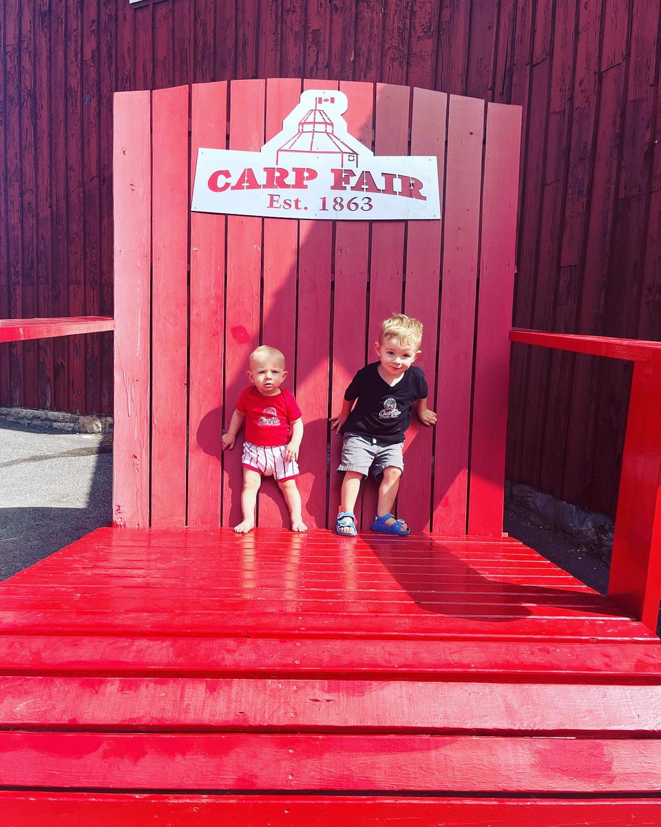KaytlinBarr2's tweet photo. Celebrated our lil @carpfair baby early, because fair is only 11 sleeps away!! #one #Miller #carpfairbaby #earlyparty #fallfair @k_lyons55 https://t.co/OO4wqyDAN1