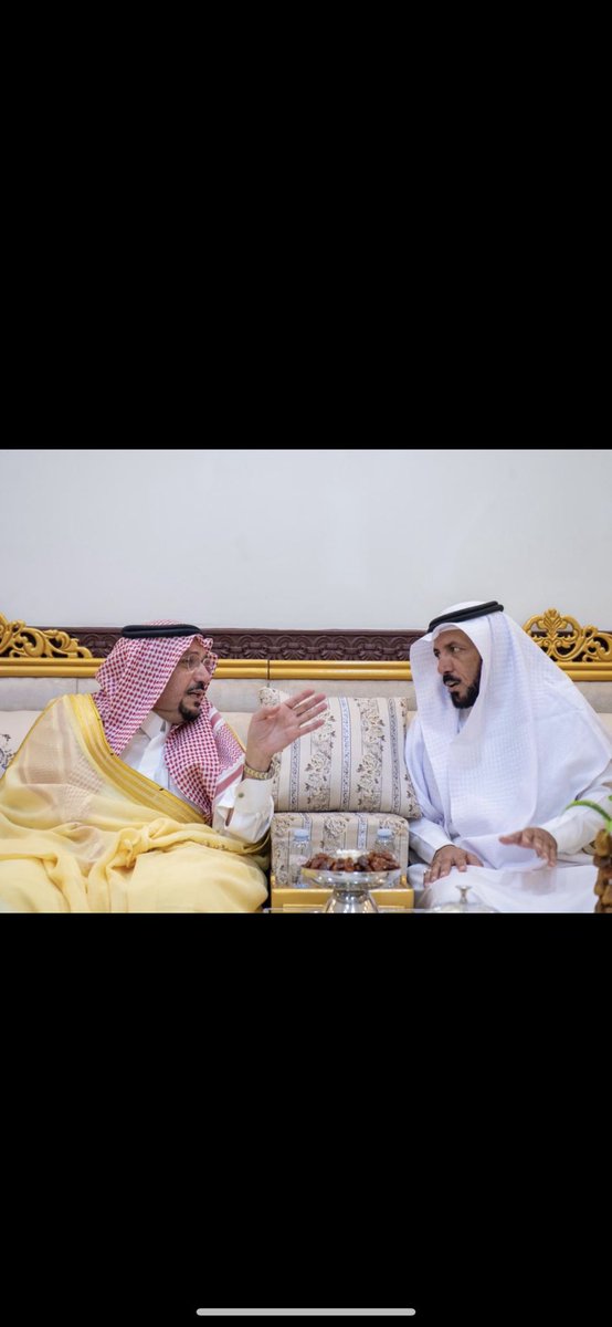 بدر بن محمد العسكر بن بتلاء (@5656badr) on Twitter photo <a href="/awwad8737/">عوض الغيداني</a>
<a href="/EmarahAlQassim/">إمارة منطقة القصيم</a>
قال الله تعالى (فَمَنْ عَفَا وَأَصْلَحَ فَأَجْرُهُ عَلَى اللَّهِ ۚ)
زيارة كريمة لأمير منطقة القصيم صاحب السمو الملكي الأمير الدكتور /فيصل بن مشعل .
لمنزل ابن العم الغالي / #عوض_عواض_الغيداني
شافعاً للتنازل عن قاتل ابنه رحمه الله تعالى .
وقد عفا <a href="/awwad8737/">عوض الغيداني</a>
<a href="/EmarahAlQassim/">إمارة منطقة القصيم</a>
قال الله تعالى (فَمَنْ عَفَا وَأَصْلَحَ فَأَجْرُهُ عَلَى اللَّهِ ۚ)
زيارة كريمة لأمير منطقة القصيم صاحب السمو الملكي الأمير الدكتور /فيصل بن مشعل .
لمنزل ابن العم الغالي / #عوض_عواض_الغيداني
شافعاً للتنازل عن قاتل ابنه رحمه الله تعالى .
وقد عفا