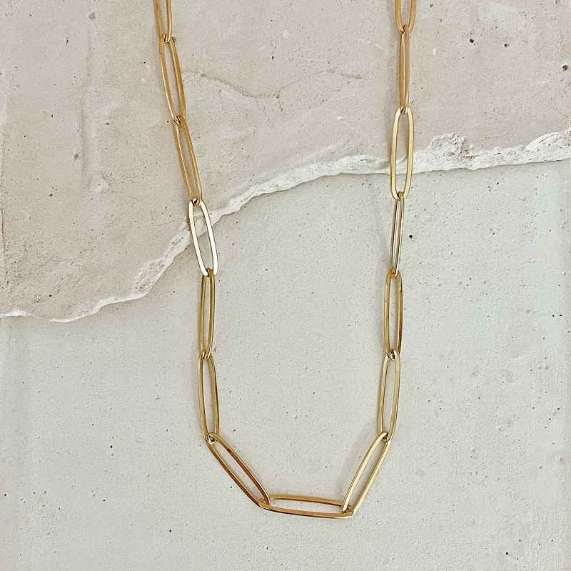 twininas's tweet photo. Embrace the art of layering with these new season’s chain necklaces ✨💫 #TWININAS | https://t.co/bwG0SmOktX https://t.co/rs8AP9JnVm