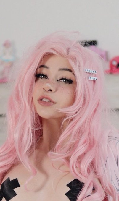 regular vs cosplay https://t.co/63jXAOHe0i