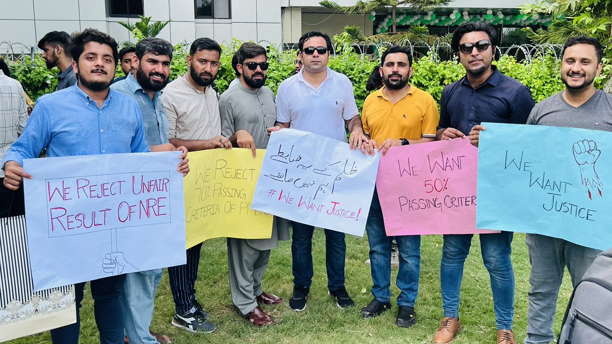 tahirkhan_dr's tweet photo. ظلم کے یہ ظابطے، ہم نہیں مانتے۔

50% پاسنگ کرائیٹیریا 6 اگست NRE-1 امتحان پر لاگو کریں اور 50% نمبر حاصل کرنے والے بچوں کو پاس کریں۔

#RetrospectiveNRE50Percent https://t.co/QimDJnyQhN