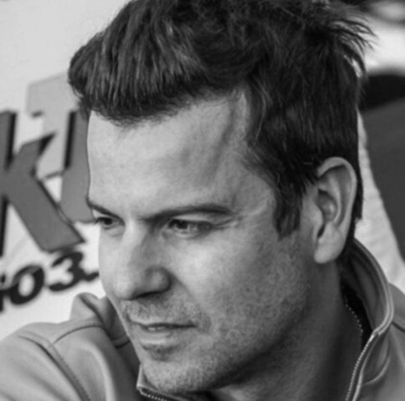 LOVERFMP's tweet photo. A bit of scruff and hair a little ruffled  ...... yes, I've just sent myself to #Gutterville 😈🔥🦄🔥 https://t.co/mjldL9BCt7