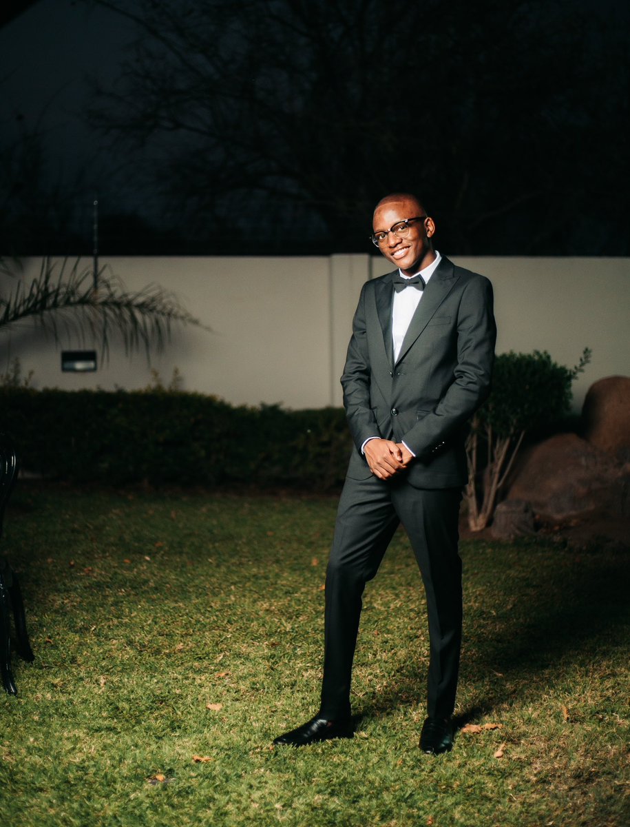 TumisoBasiamang's tweet photo. BUSINESS IS BUSINESS 🤵🏾‍♂️🖤 https://t.co/6aFR8ZqM01